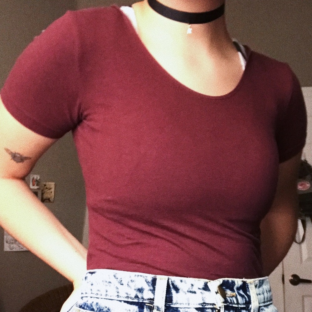 aa burgundy crop top 🌹
